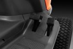 Husqvarna TS 114 Rasentraktor, 97 cm Schnittbreite, 16,2 PS Benzinmotor, Hydrostat, Seitenauswurf, optional Mulchen & Fangkorb – Bild 8