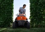 Husqvarna TS 114 Rasentraktor, 97 cm Schnittbreite, 16,2 PS Benzinmotor, Hydrostat, Seitenauswurf, optional Mulchen & Fangkorb – Bild 12